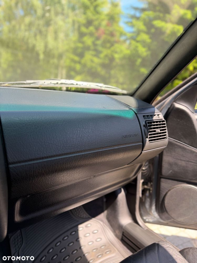 Volkswagen Passat - 16