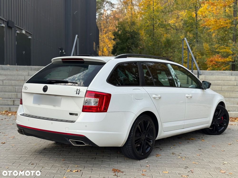 Skoda Octavia Combi 2.0 TDI RS - 10