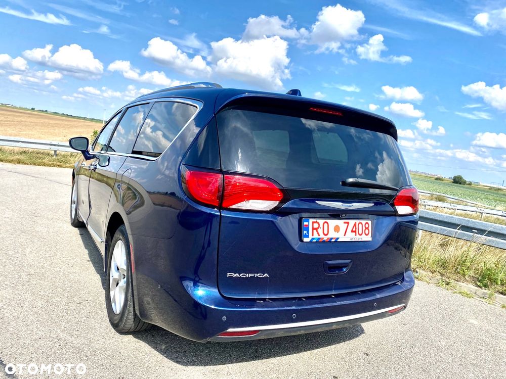 Chrysler Pacifica - 6