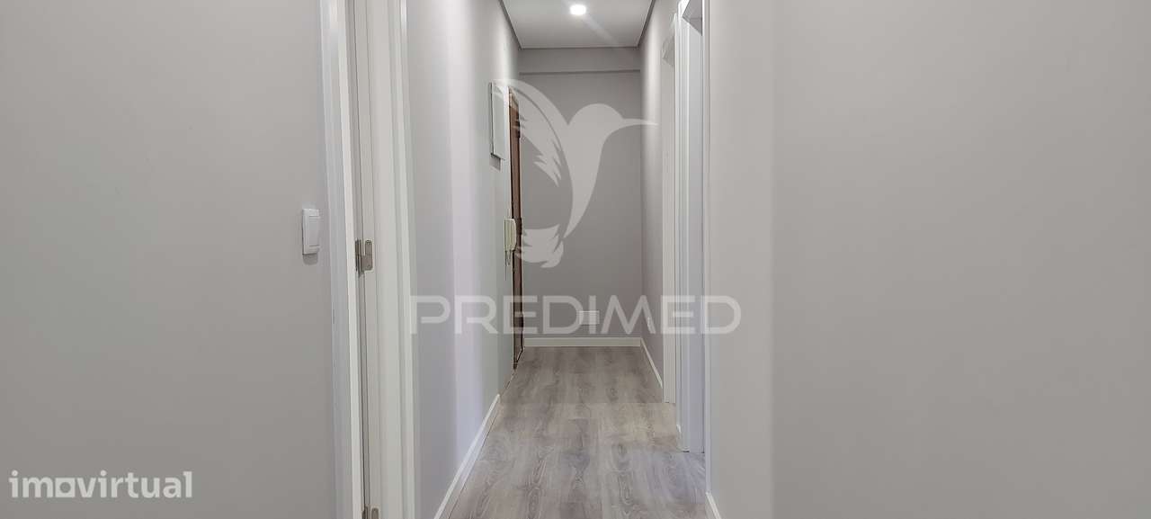 Apartamento T2 Remodelado na Amora | Com Varanda - Grande imagem: 4/17