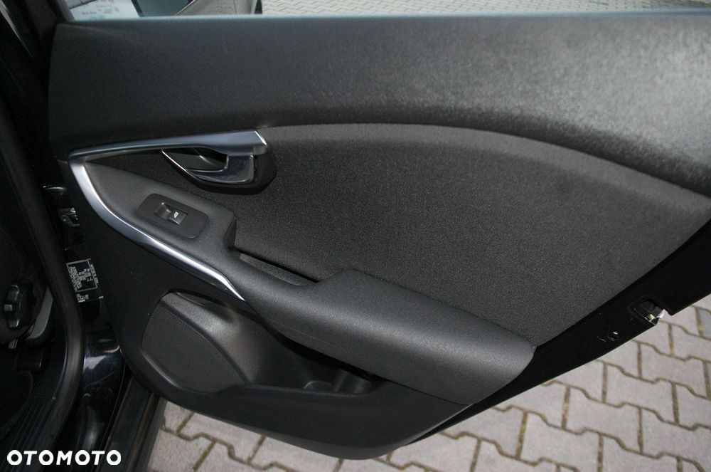 Volvo V40 Cross Country - 31