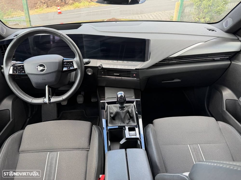 Opel Astra 1.2 T GS Line - 9