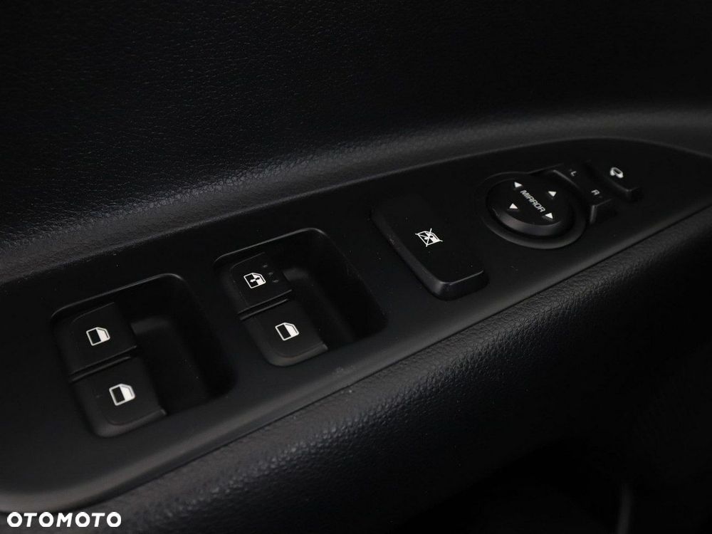 Kia Rio 1.2 Dream Team Edition - 34