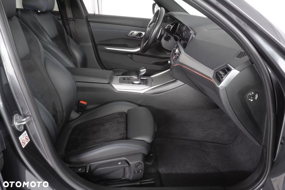 BMW Seria 3 330i xDrive M Sport sport - 13
