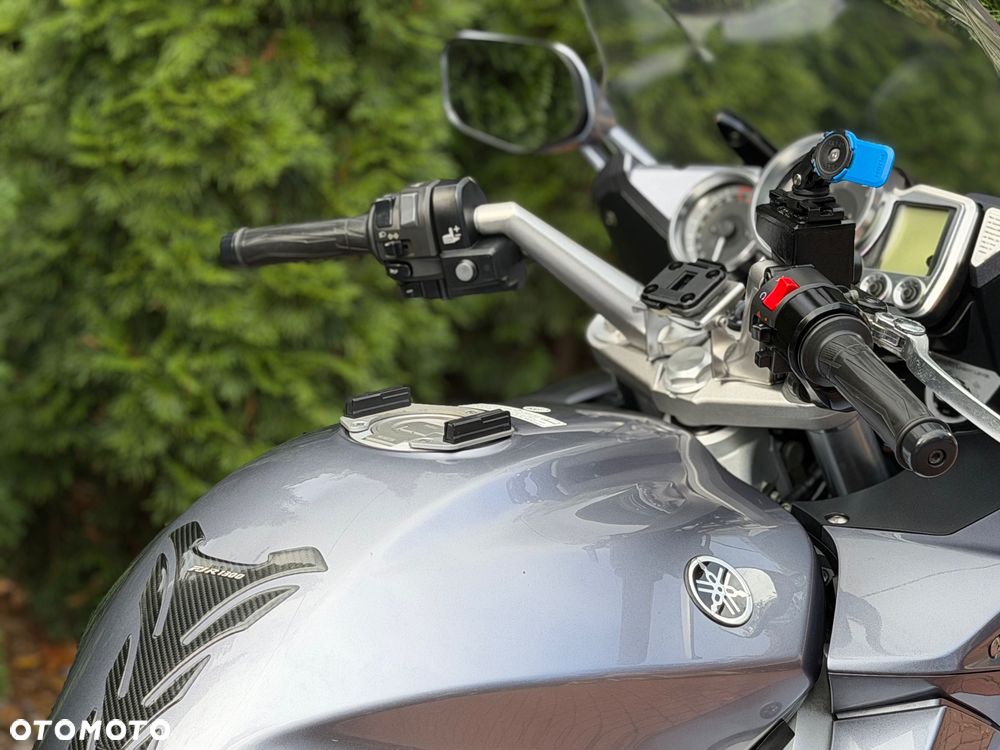 Yamaha FJR - 28