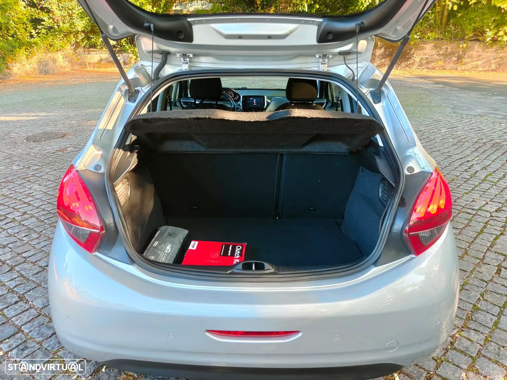 Peugeot 208 1.2 PureTech Active - 20