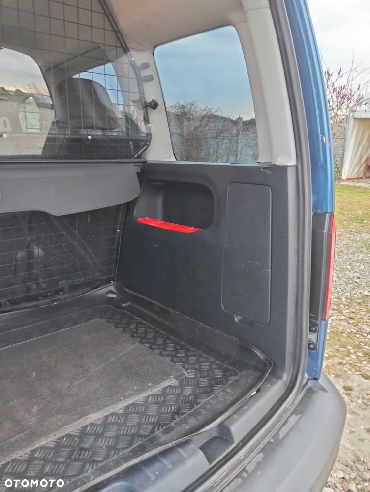 Volkswagen Caddy - 27