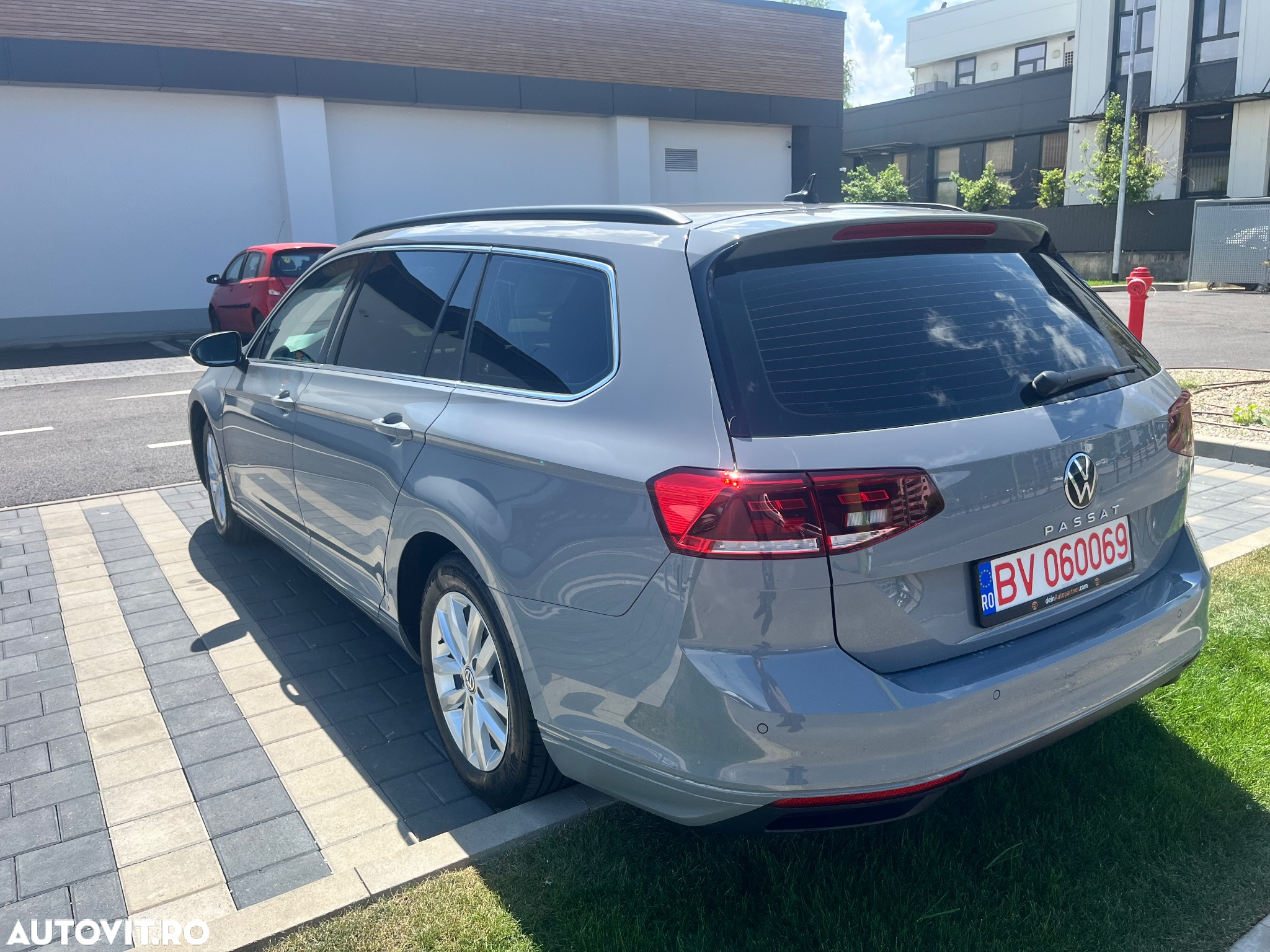 Volkswagen Passat Variant 2.0 TDI DSG Business - 5