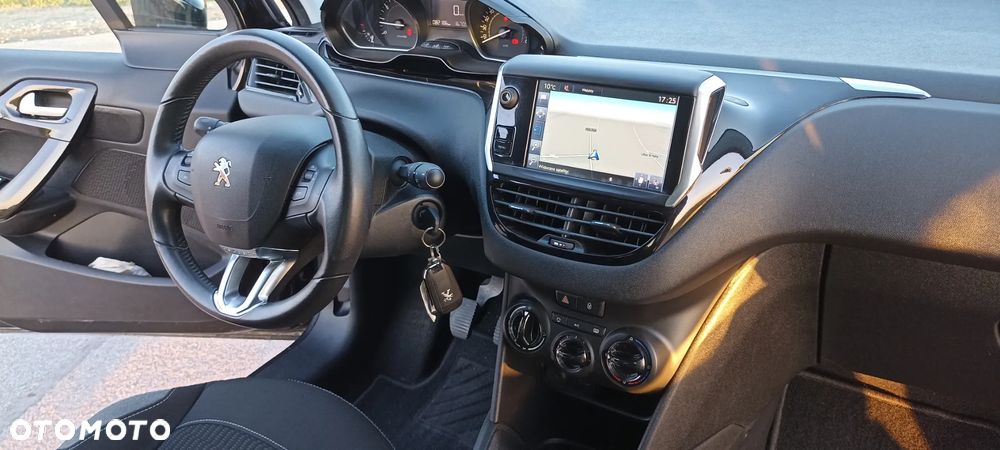 Peugeot 208 1.2 VTi Style - 22