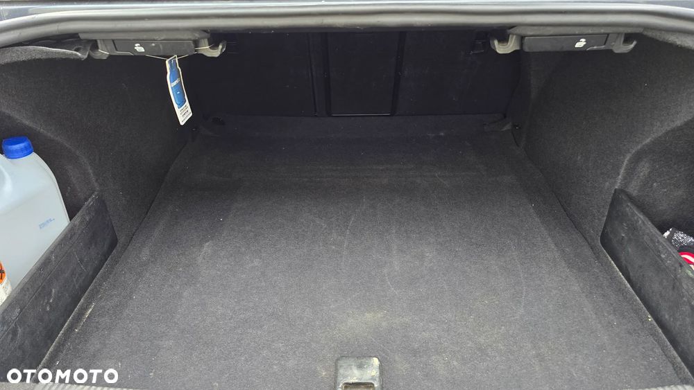 Volkswagen Passat 1.6 TDI Comfortline - 9