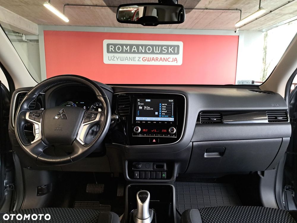 Mitsubishi Outlander - 18