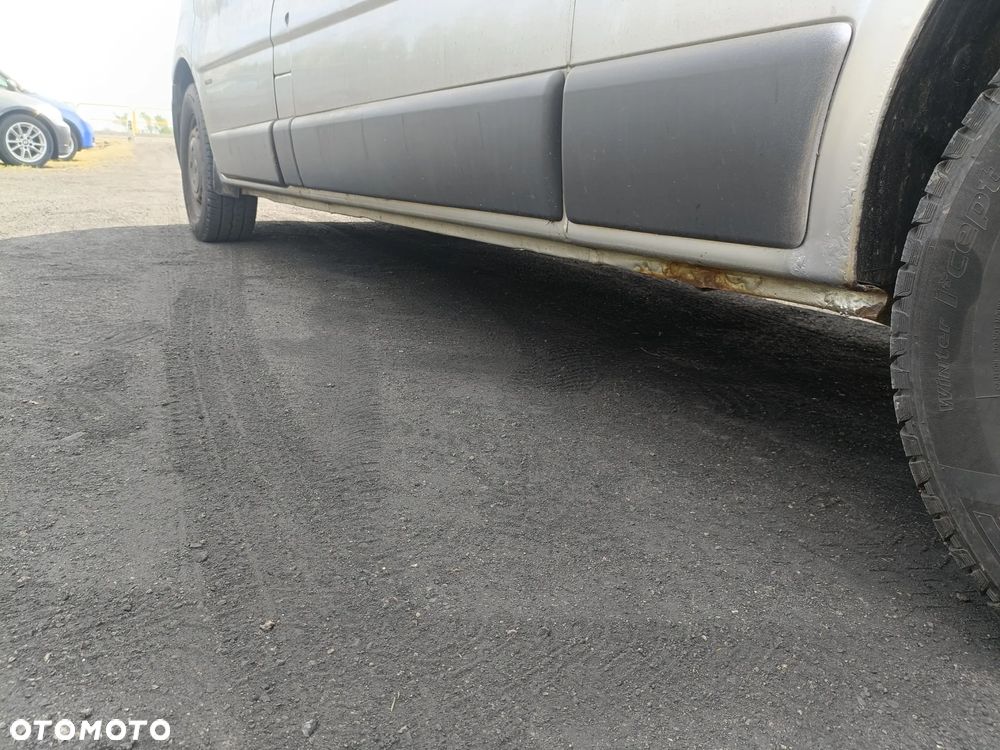 Opel Vivaro L2H1 2.9t - 15