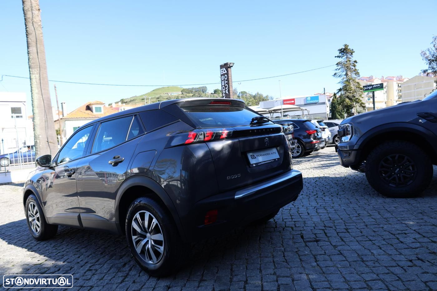 Peugeot 2008 1.2 PureTech SE Style - 3