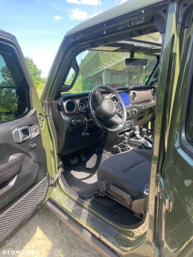Jeep Wrangler - 13