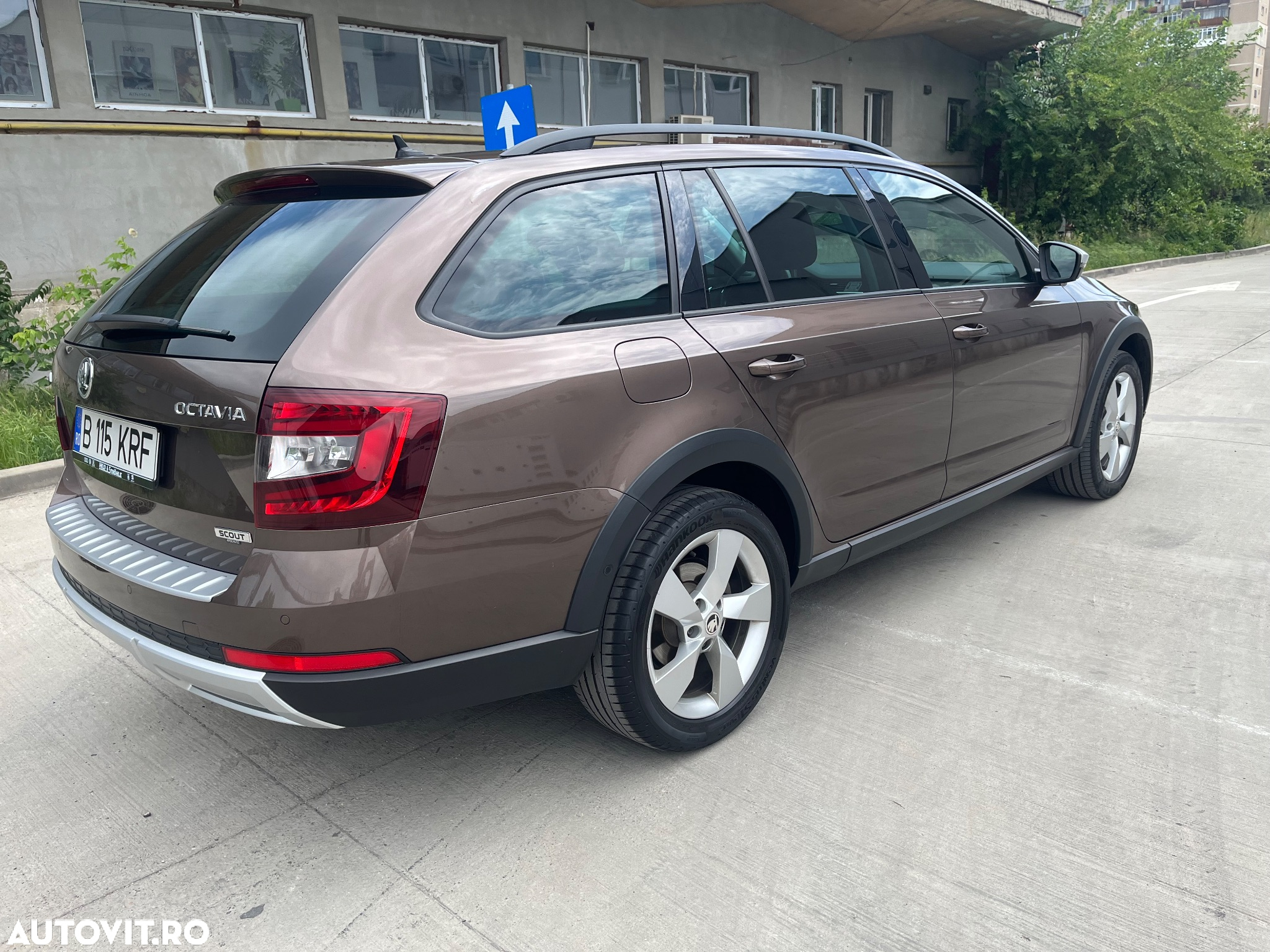Skoda Octavia 2.0 TDI 4x4 DSG Ambition - 6