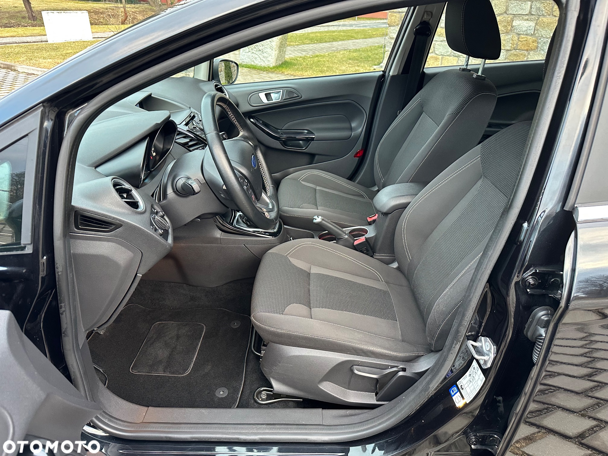 Ford Fiesta 1.0 EcoBoost Titanium - 9