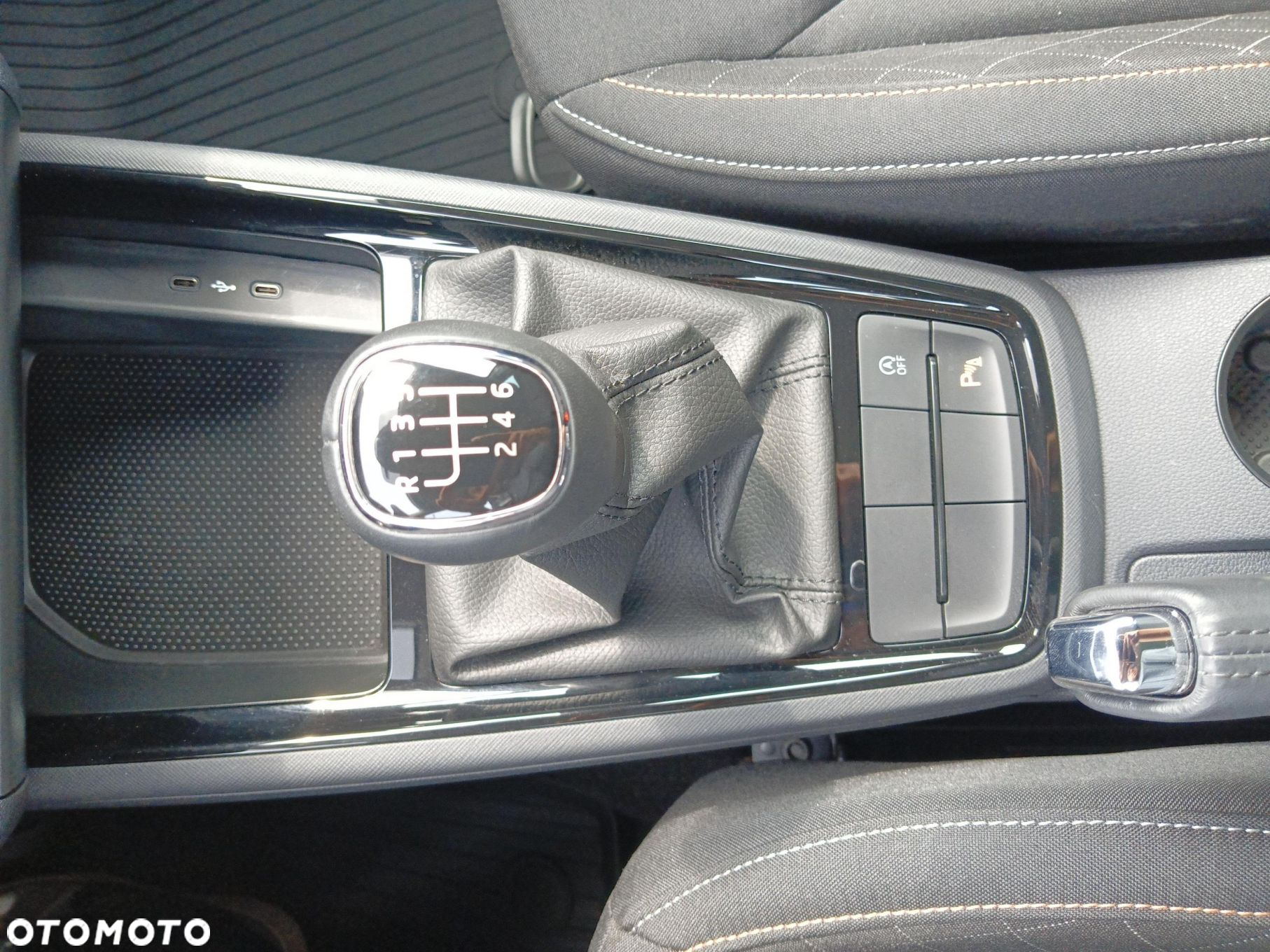 Skoda Kamiq 1.5 TSI Ambition - 23