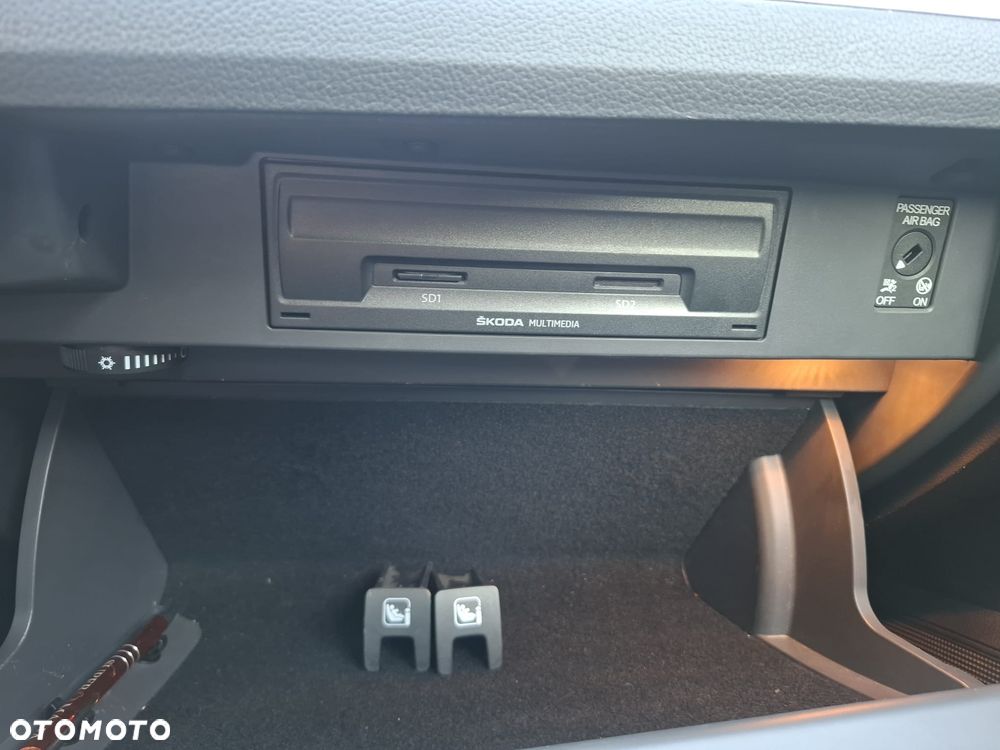 Skoda Superb 2.0 TDI Active DSG - 9