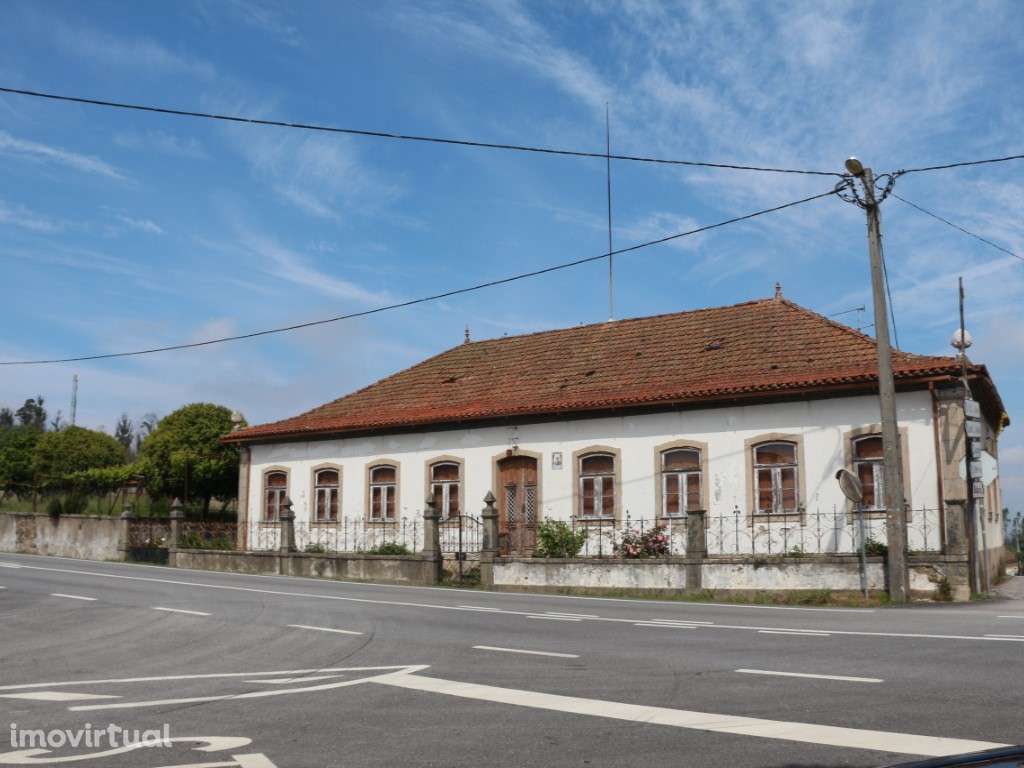Moradia isolada inserida em terreno de 727m2 - Venda da Esperança, ... - Grande imagem: 2/38
