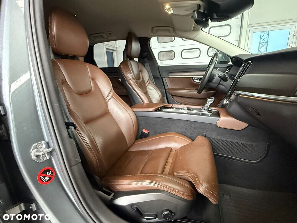 Volvo V90 Cross Country - 12