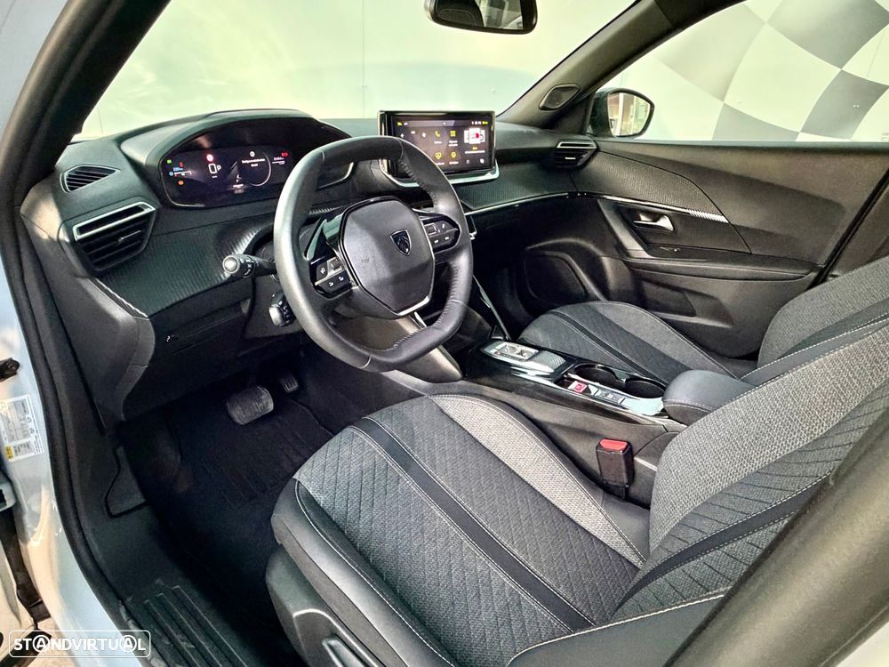 Peugeot 2008 1.2 Hybrid Allure e-DCS6 - 12