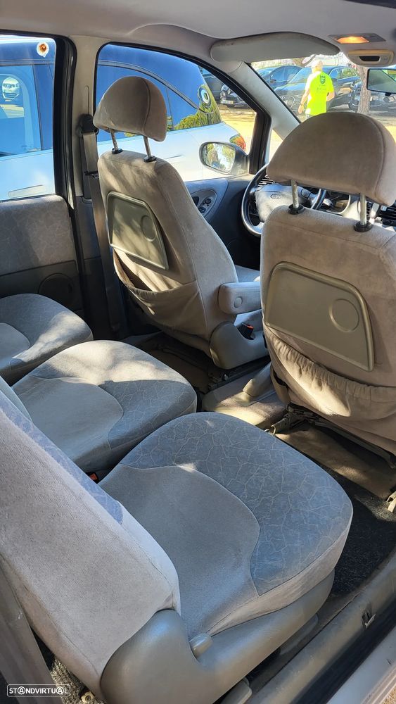 Ford Galaxy 1.9 TDi GLX - 1