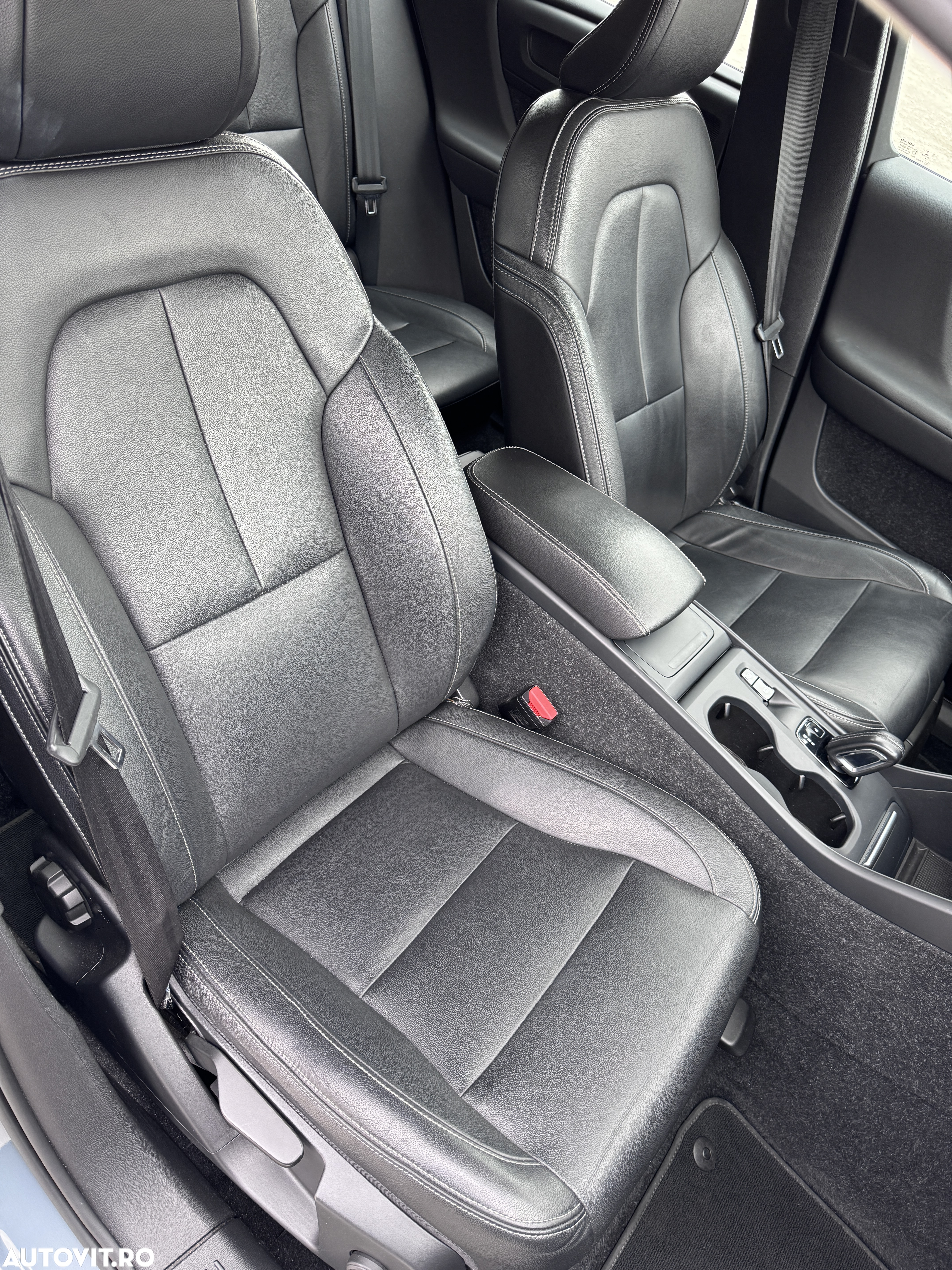 Volvo XC 40 T3 Geartronic Momentum - 5