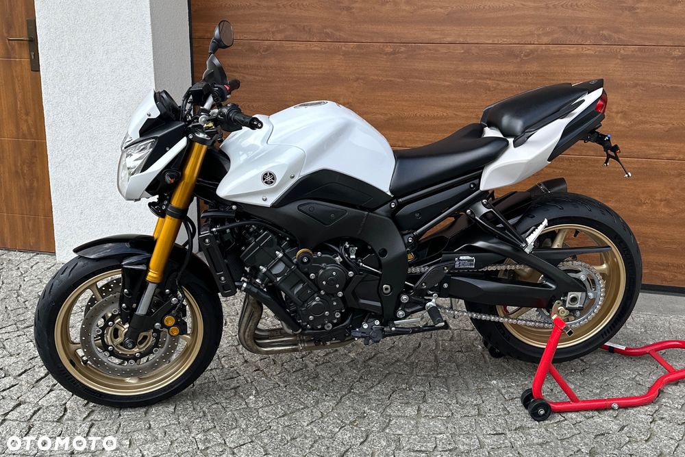 Yamaha FZ8 - 16