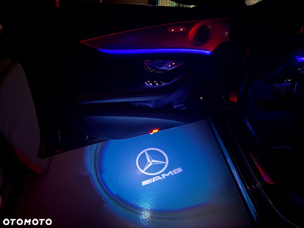 Mercedes-Benz Klasa E 220 d 4-Matic 9G-TRONIC - 23
