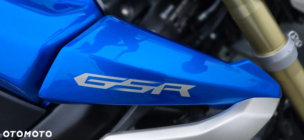 Suzuki GSR - 20