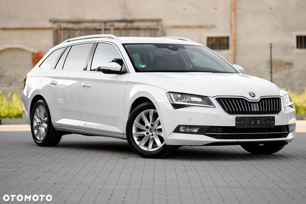 Skoda Superb 2.0 TDI Sportline DSG - 2