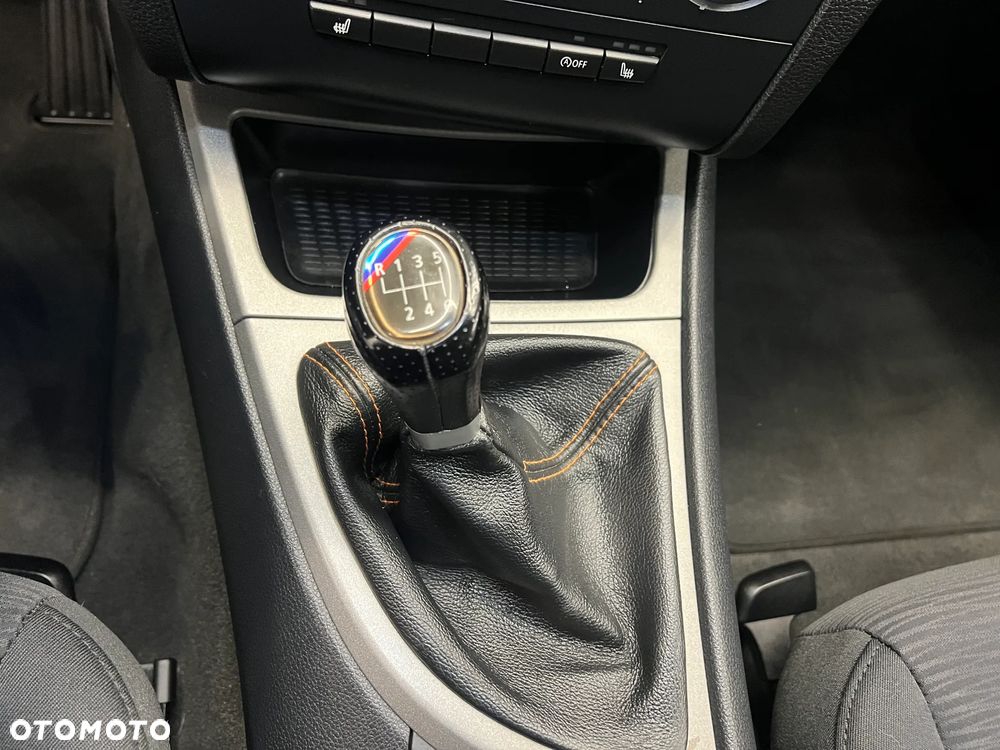 BMW Seria 1 118d DPF - 25