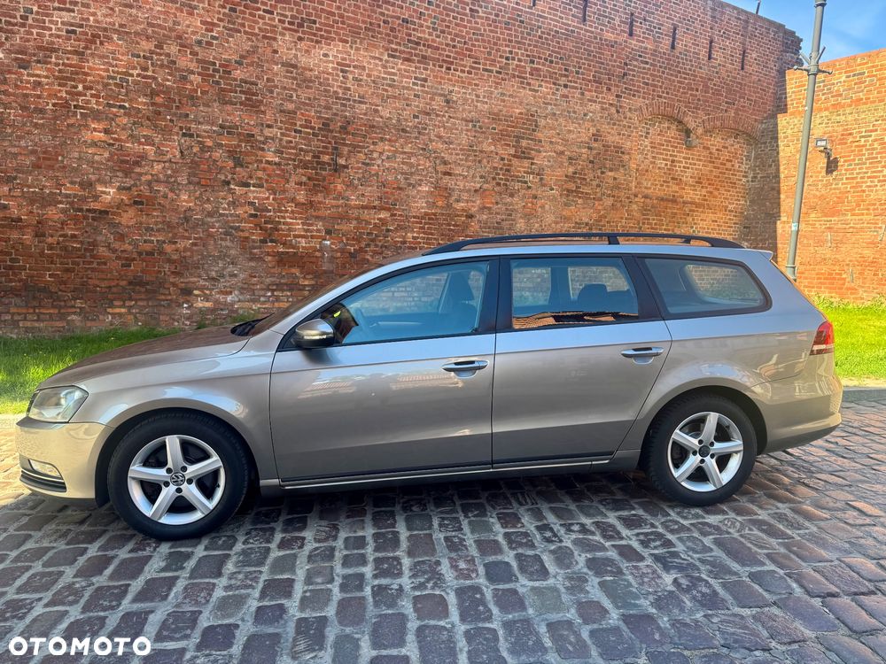Volkswagen Passat - 14