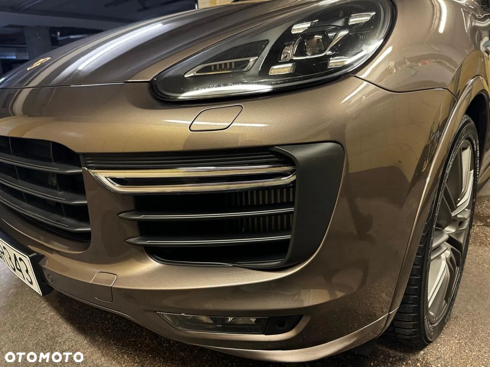 Porsche Cayenne GTS - 28