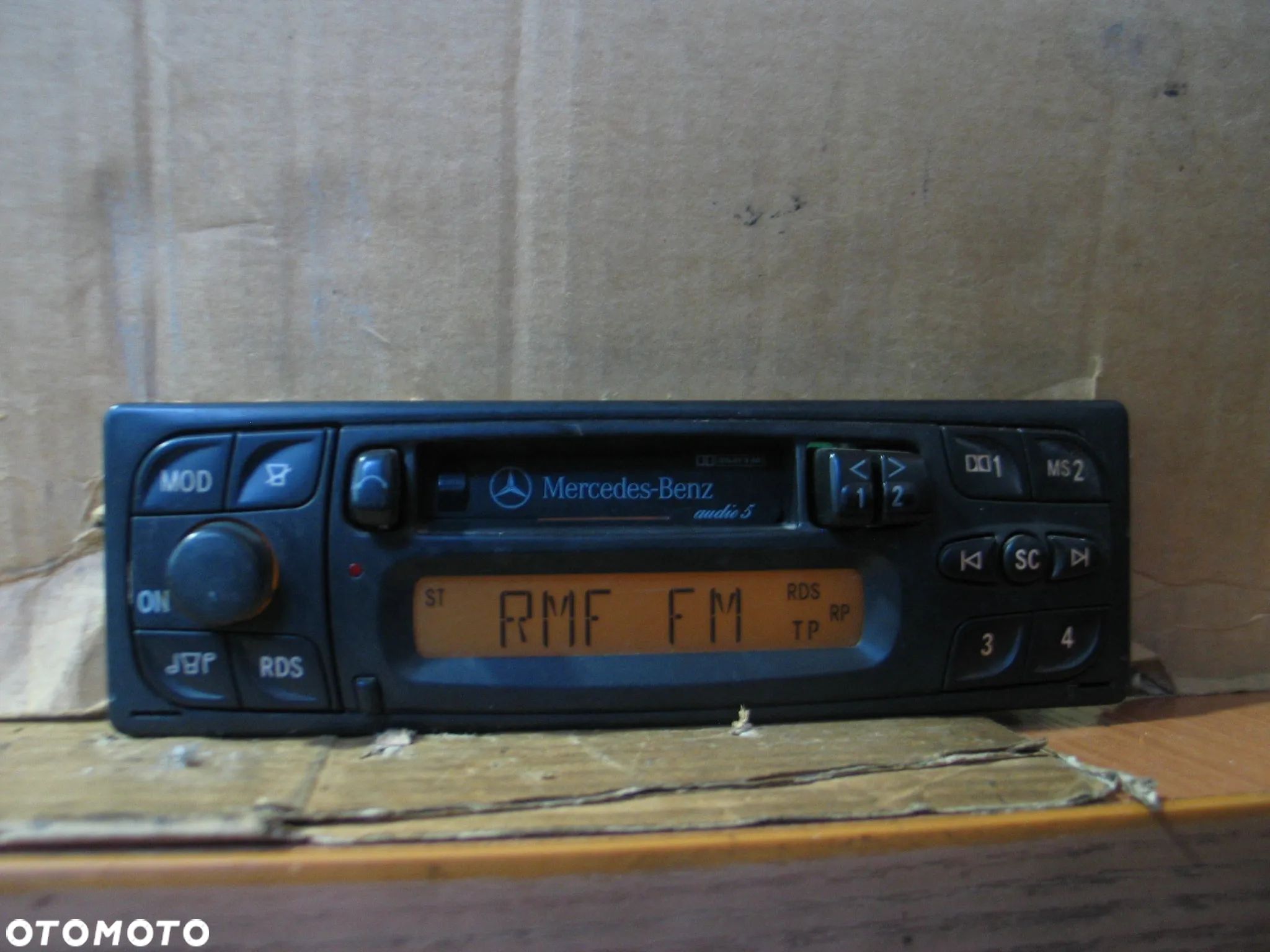 radio radioodtwarzacz Mercedes audio 5 A1688200186 - 1