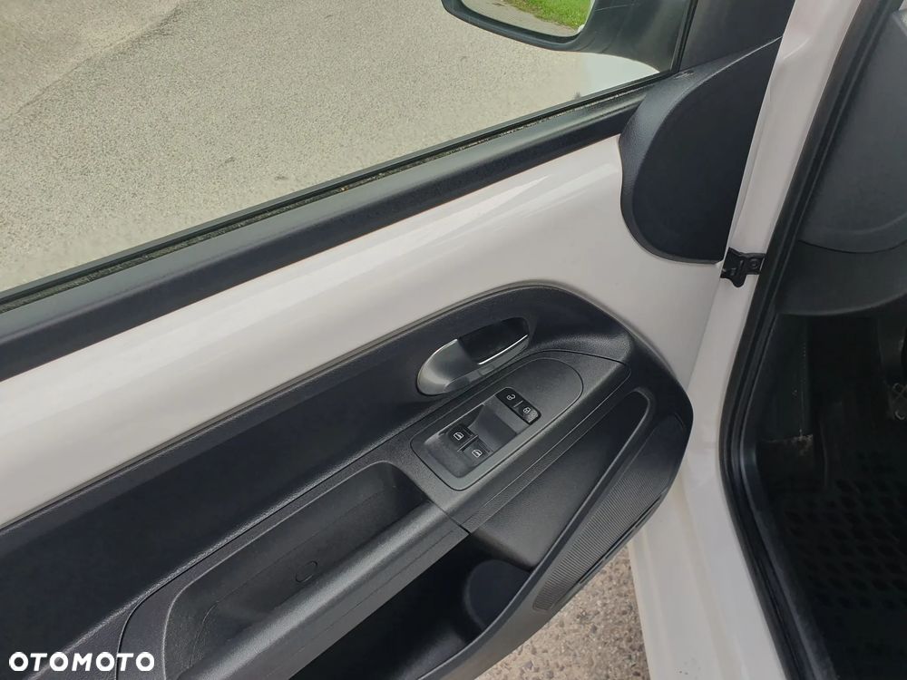 Volkswagen up! 1.0 high EU6 - 11