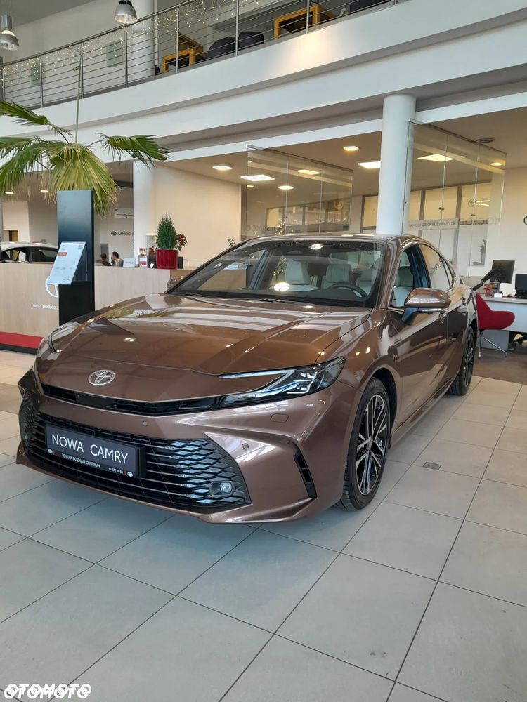 Toyota Camry - 1