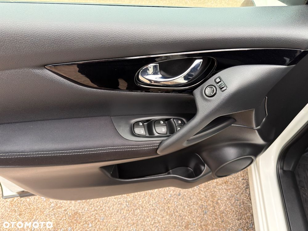 Nissan Qashqai 1.3 DIG-T N-Style DCT - 19