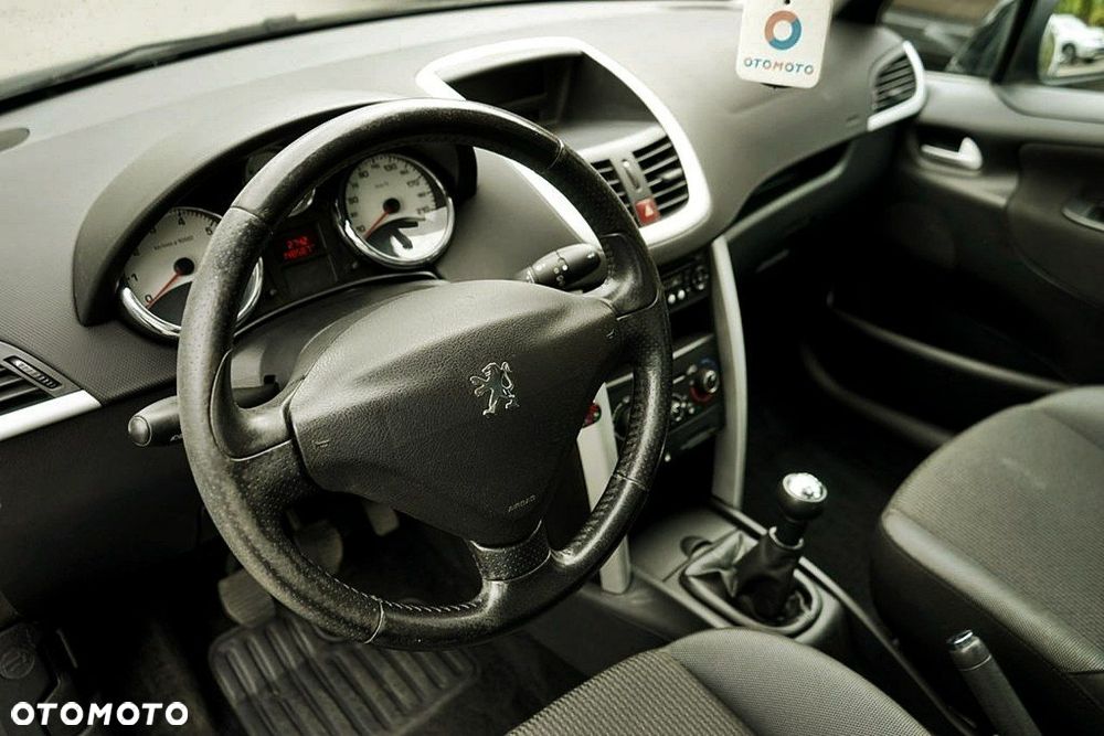Peugeot 207 - 22