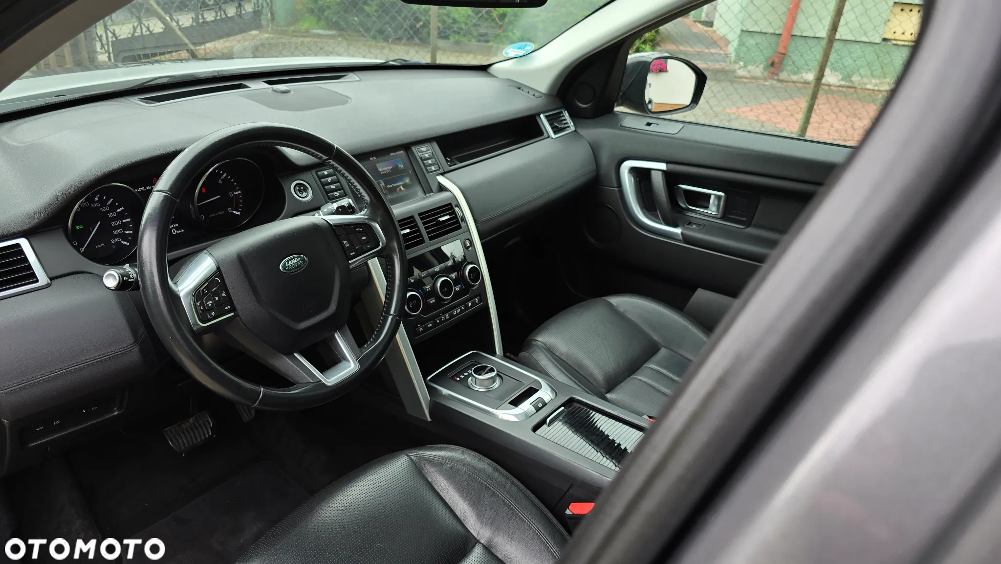 Land Rover Discovery Sport 2.0 D180 R-Dynamic HSE - 15