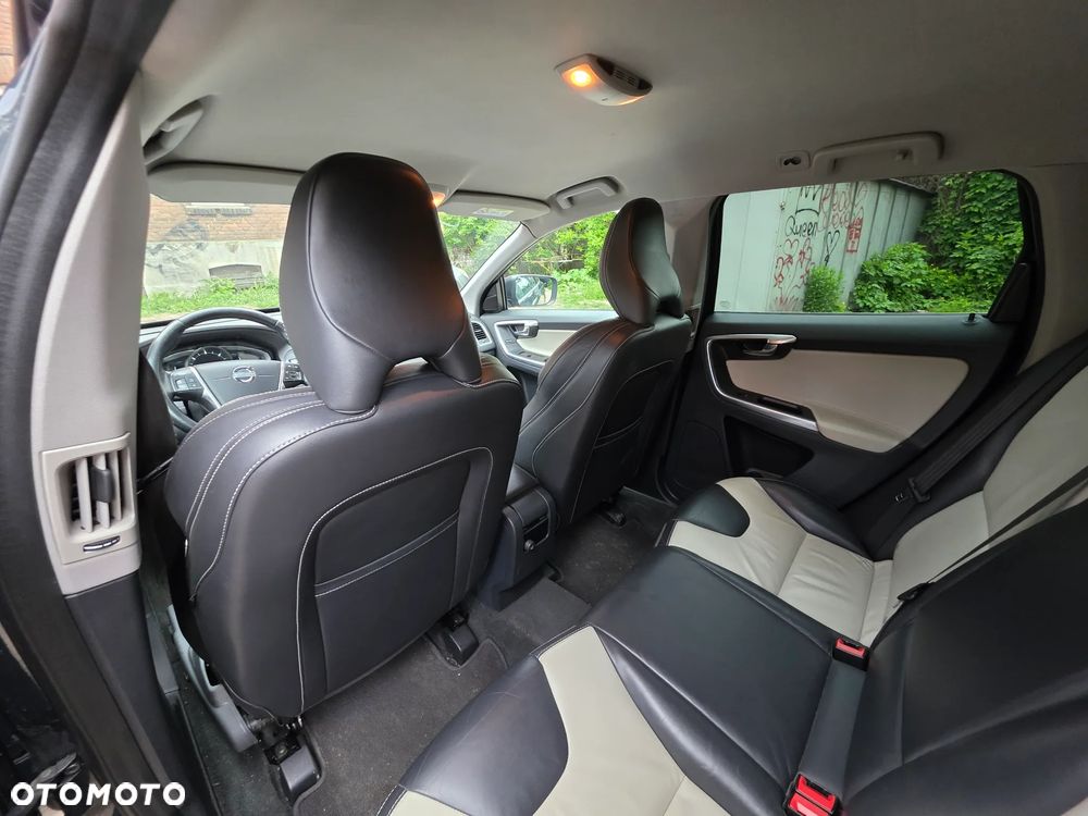 Volvo XC 60 D4 Drive-E Momentum - 6