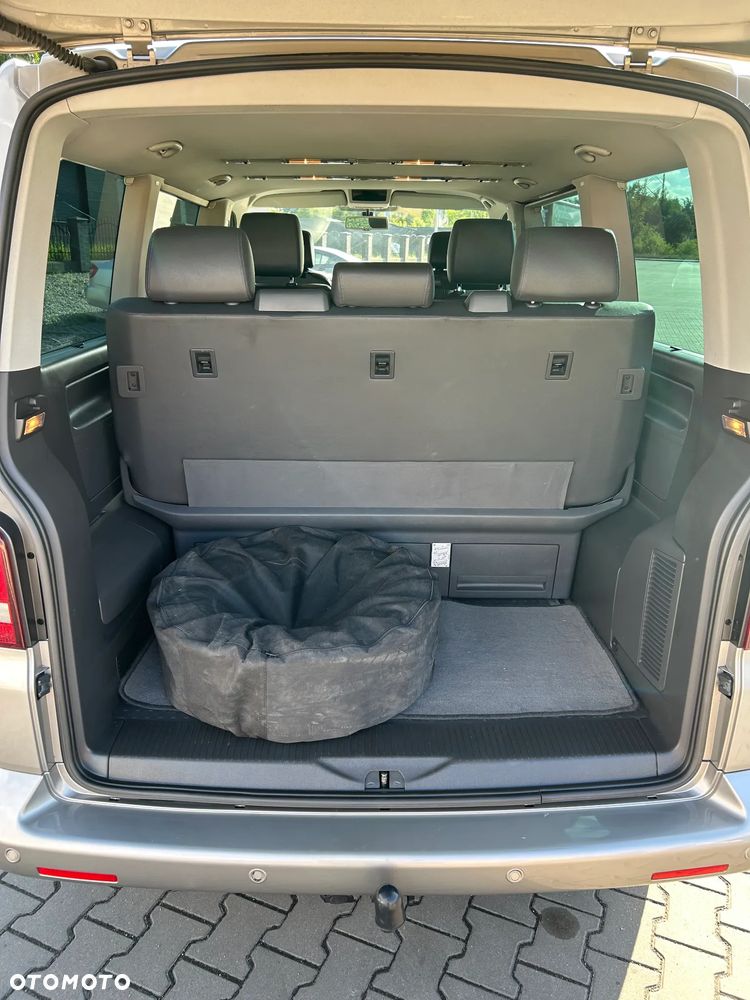 Volkswagen Multivan - 11