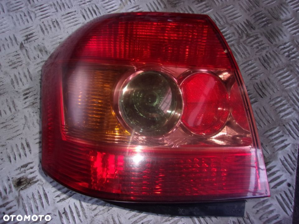 LAMPA TYŁ LEWA TOYOTA COROLLA E12 - 1