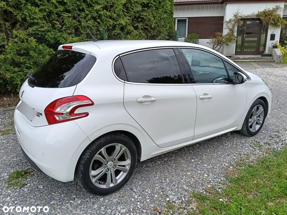 Peugeot 208 e-HDi 92 ETG6 Stop&Start Allure - 3
