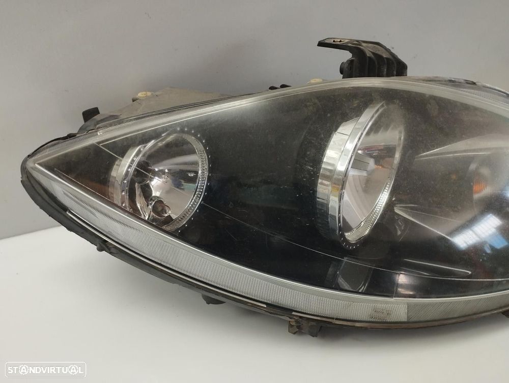 FAROL DIREITO SEAT LEON 2007 -89309829 - 3