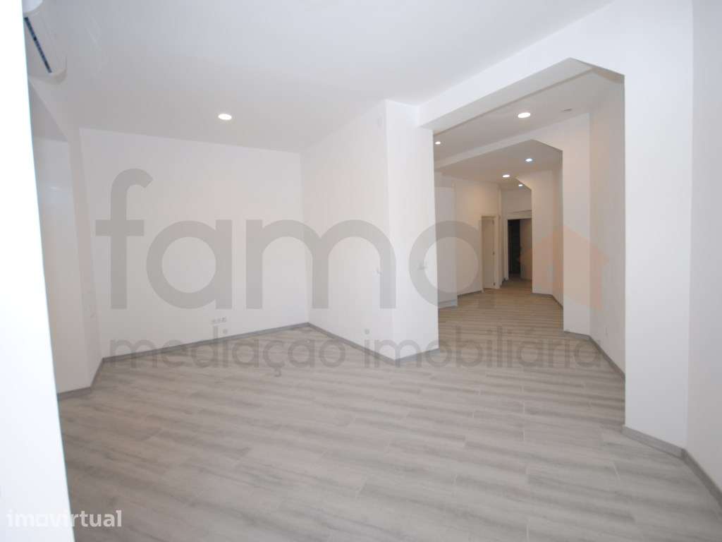 Apartamento T0+1 totalmente reabilitado Sete Rios / Avenidas Novas - Grande imagem: 4/36