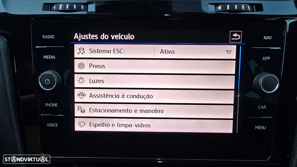 VW Golf Variant 1.6 TDi SCR IQ.DRIVE - 28