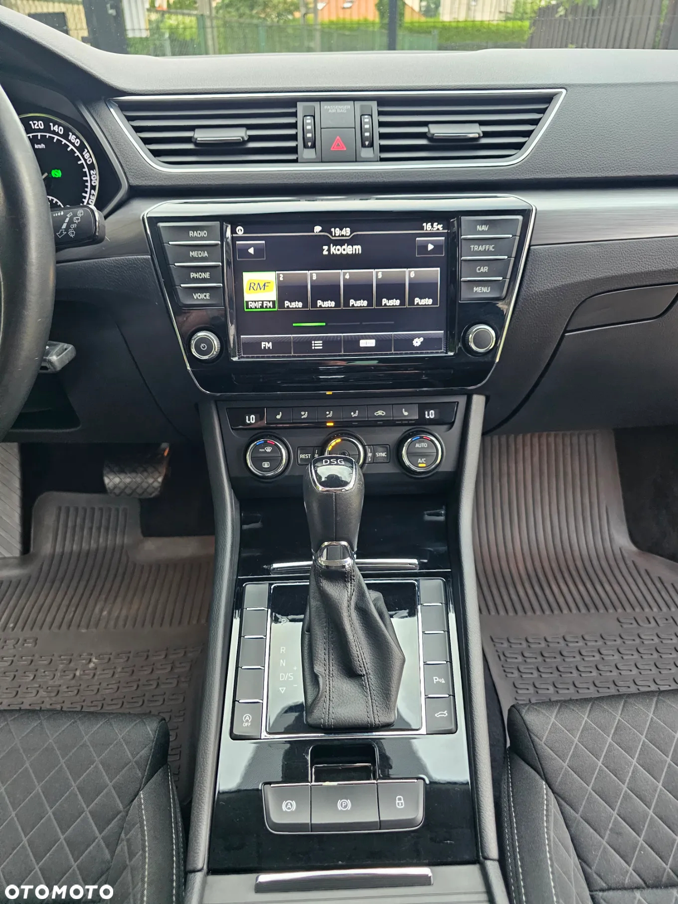 Skoda Superb 2.0 TDI DSG Style - 15