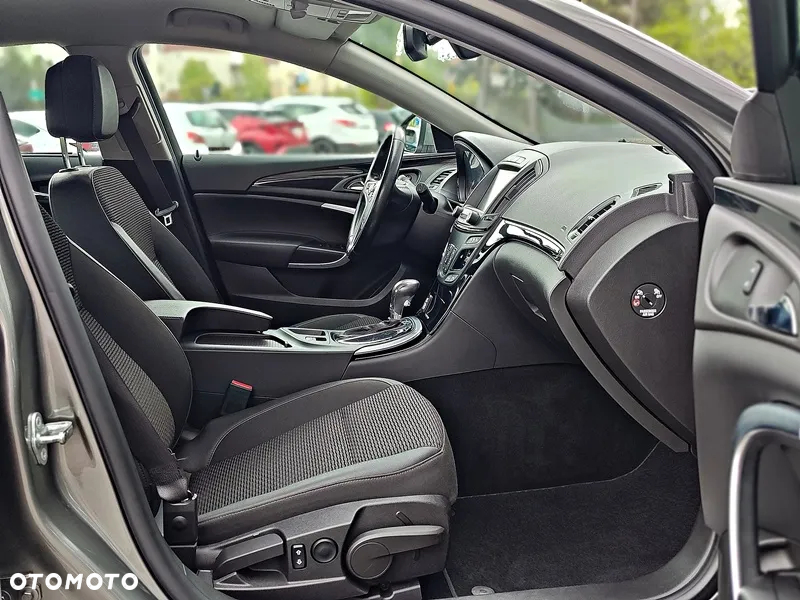 Opel Insignia - 30
