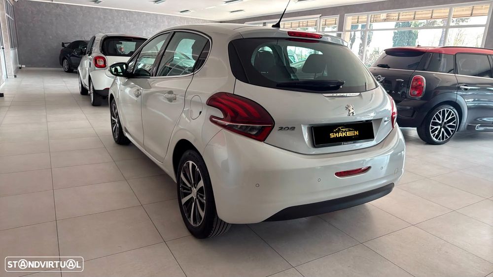 Peugeot 208 PureTech 82 Start & Stop Allure - 4
